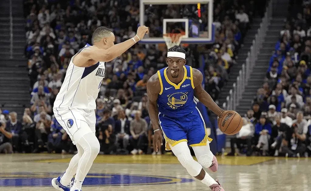  C9不断突破！，巴特勒连续十五场比赛得分超过持续失利赛场气氛高涨